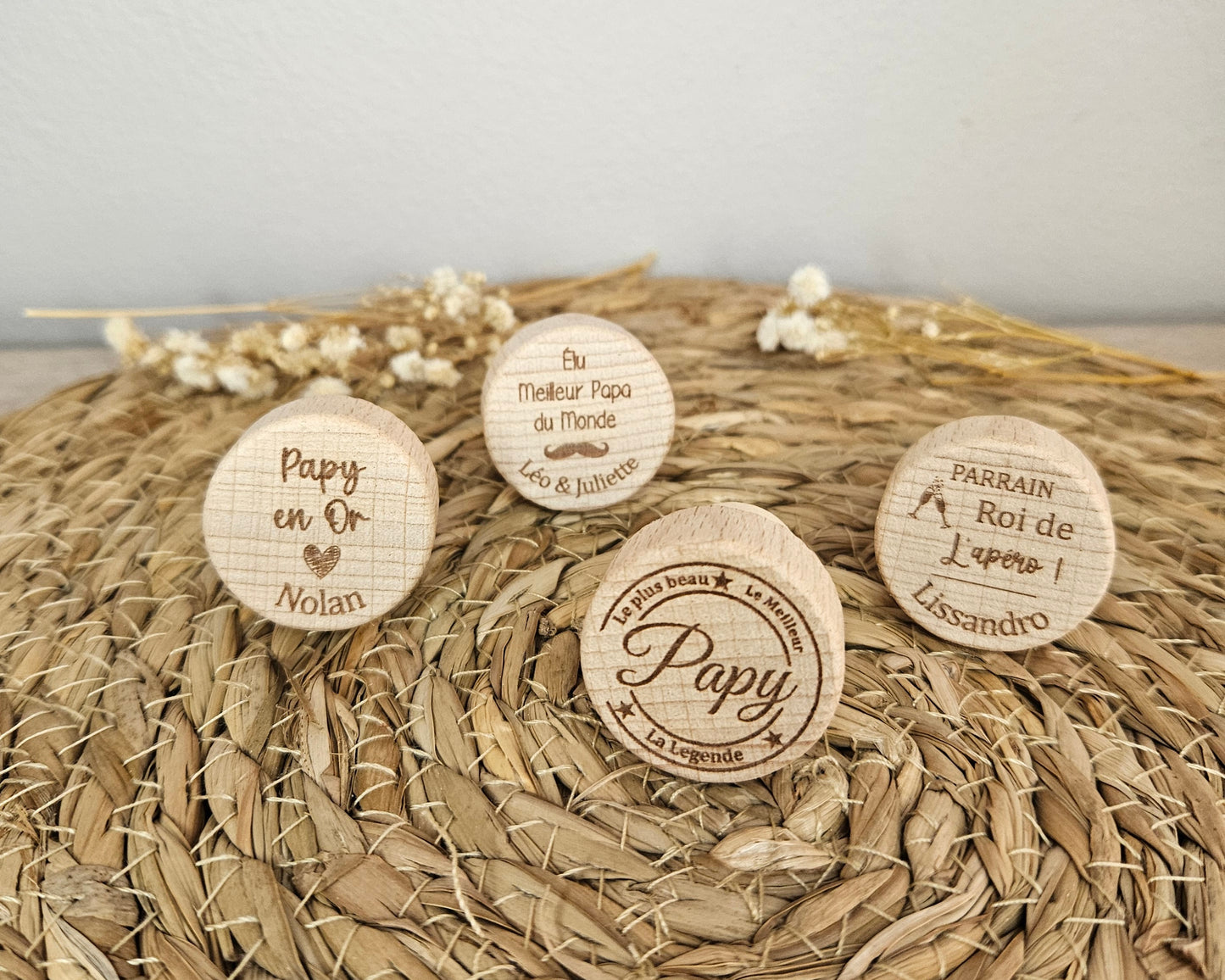 Bouchon bouteille personnalisé en bois. (Papa,Papy,Parrain, Tonton ...)