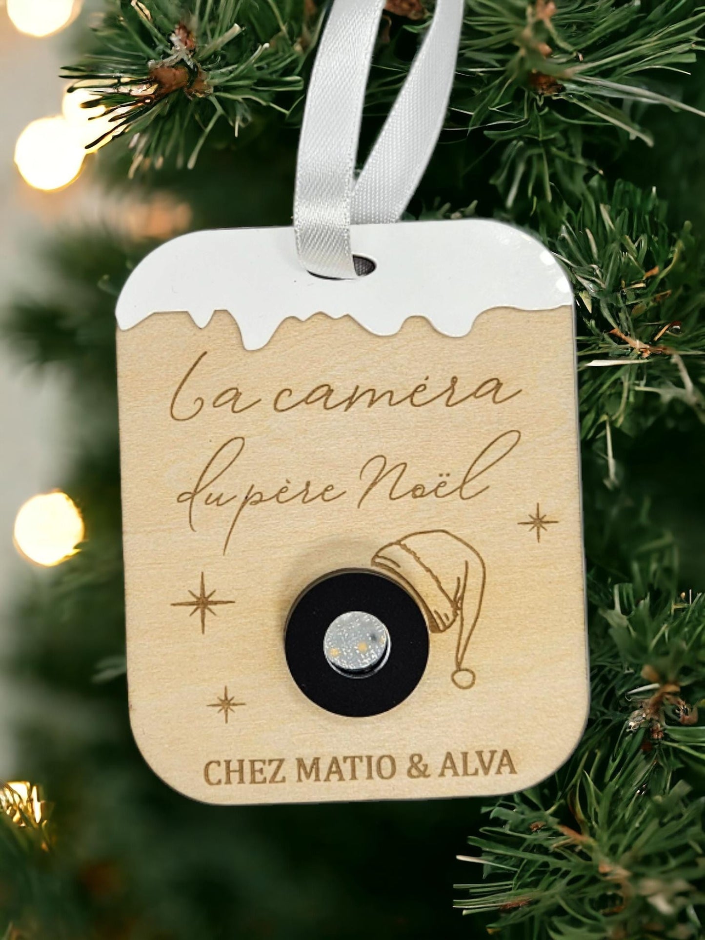 Caméra de Surveillance du Père Noël - Boule de Noël en Bois Personnalisée