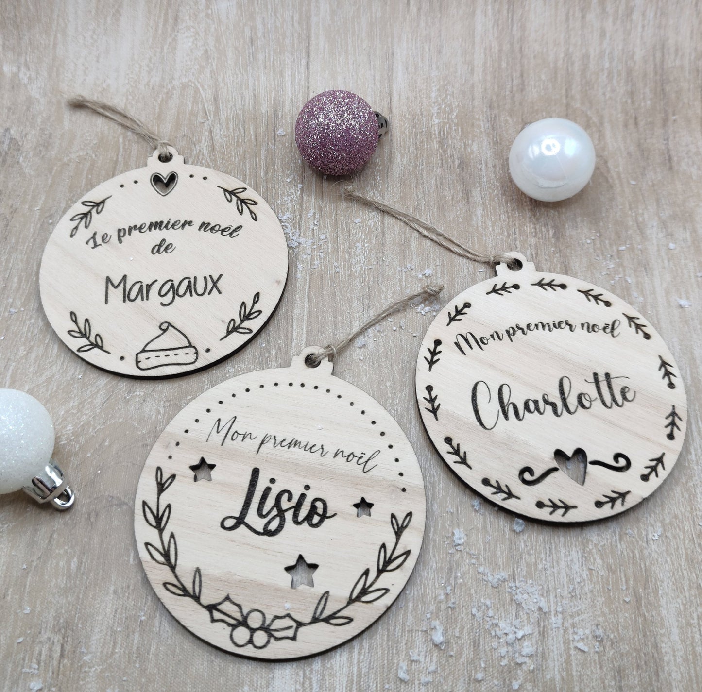 Boule de Noël en bois personnalisé/"Mon premier noël"