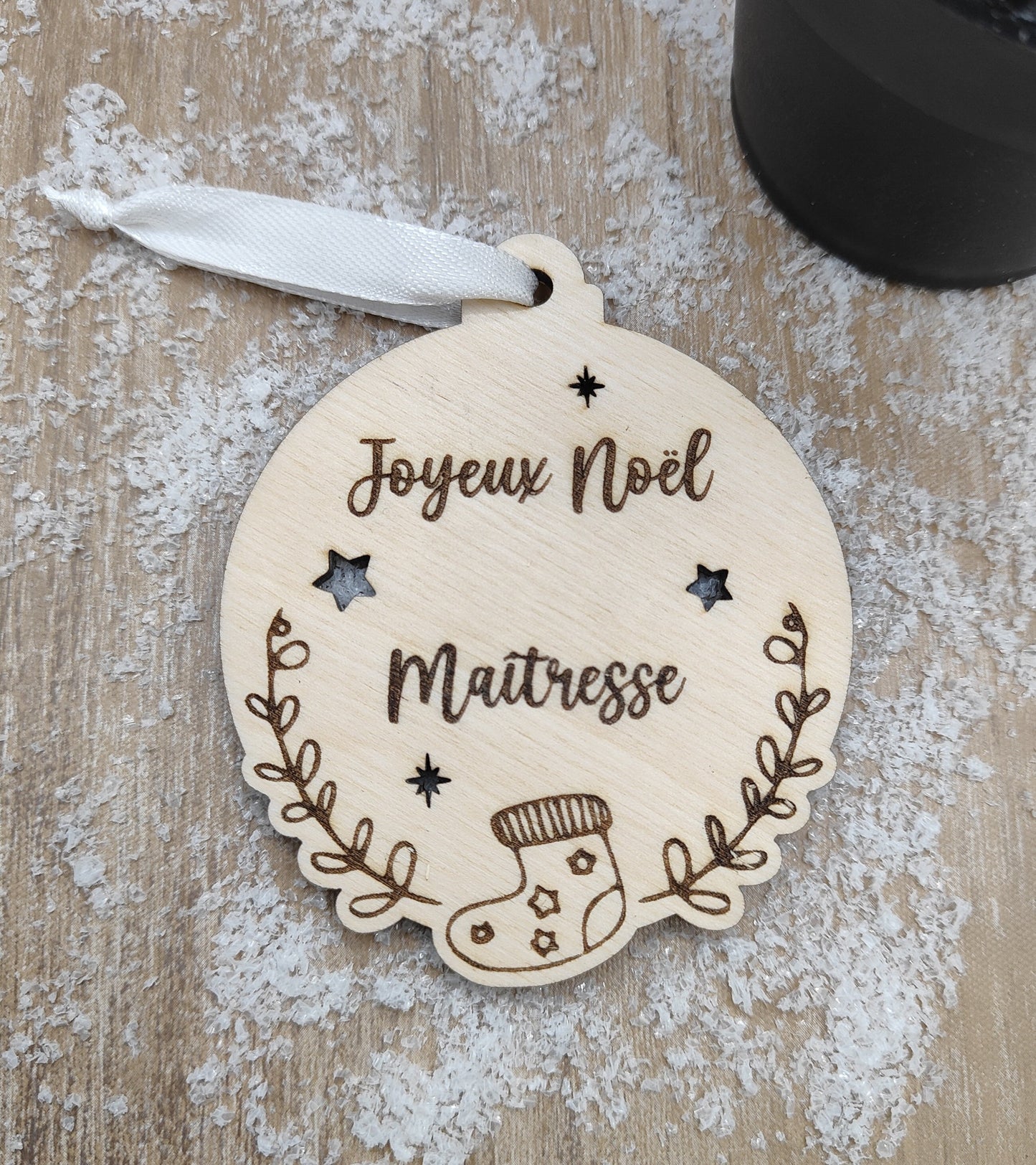 Boule de noël en bois (Mamie, Nounou, Maîtresse...)