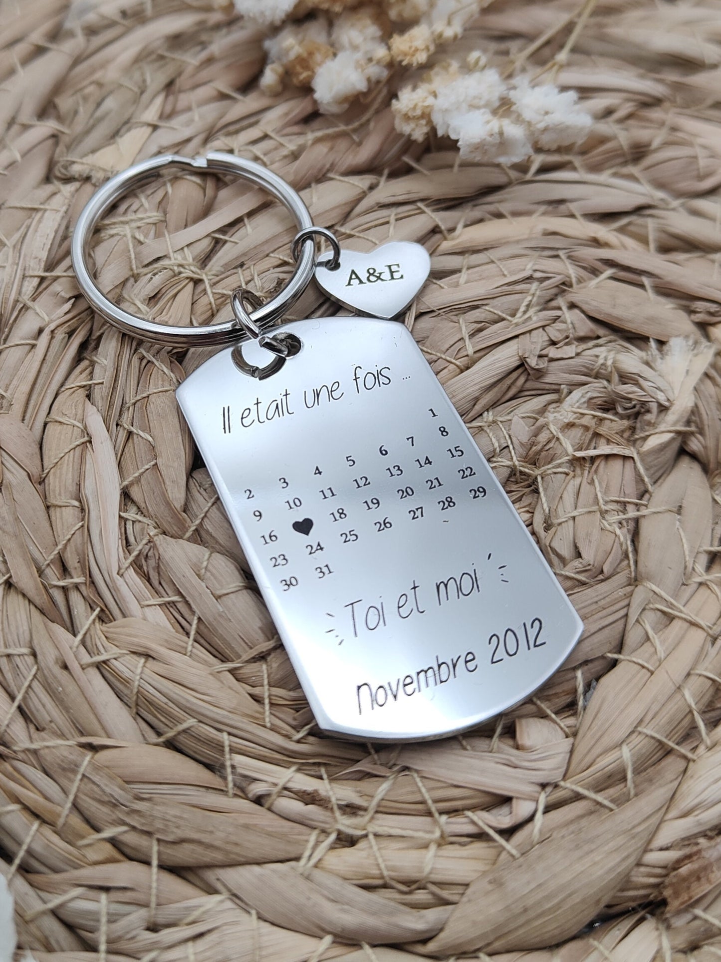 Porte clés calendrier personnalisé date gravée/Cadeau couple/Naissance/Anniversaire ...