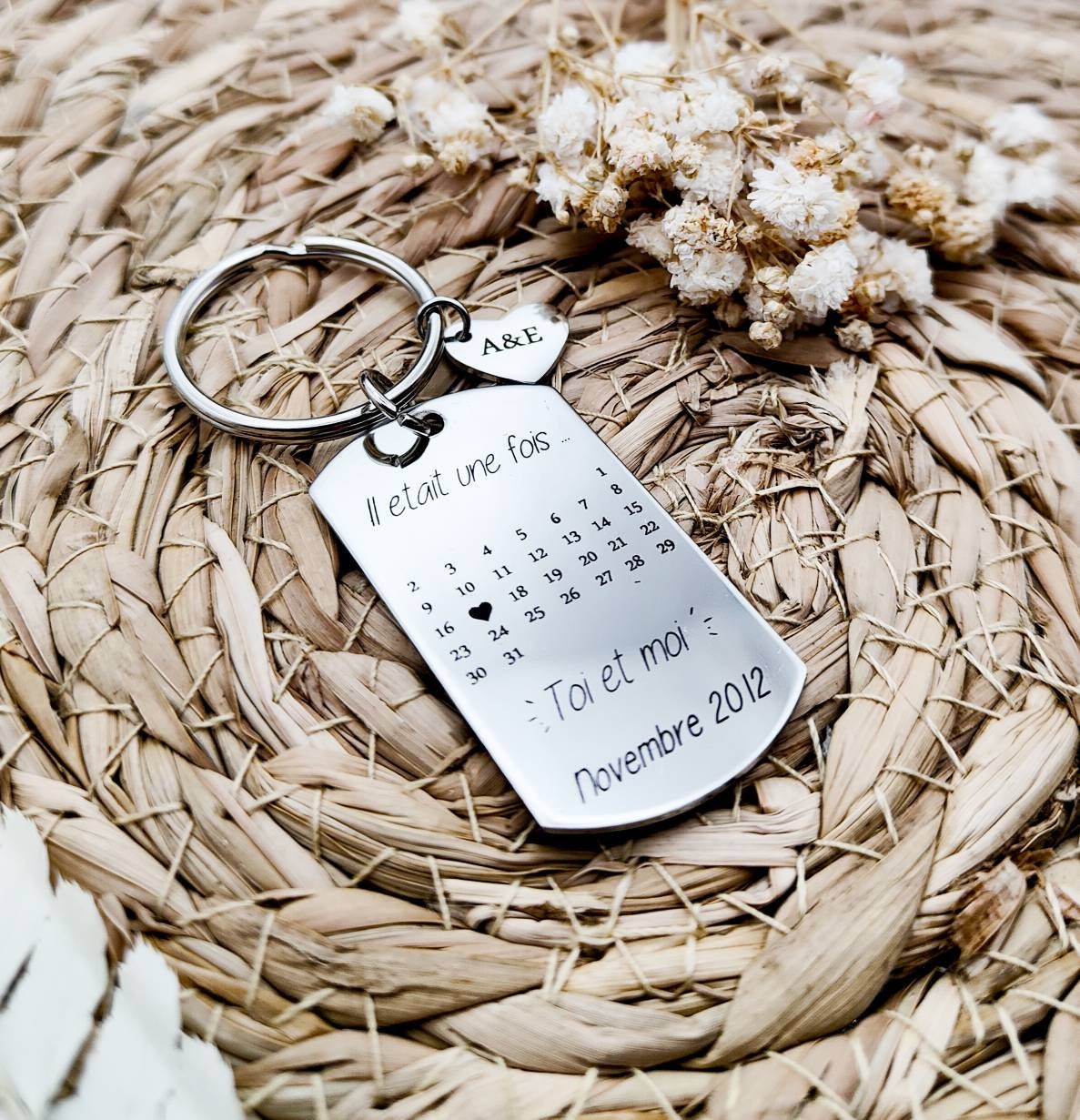 Porte clés calendrier personnalisé date gravée/Cadeau couple/Naissance/Anniversaire ...