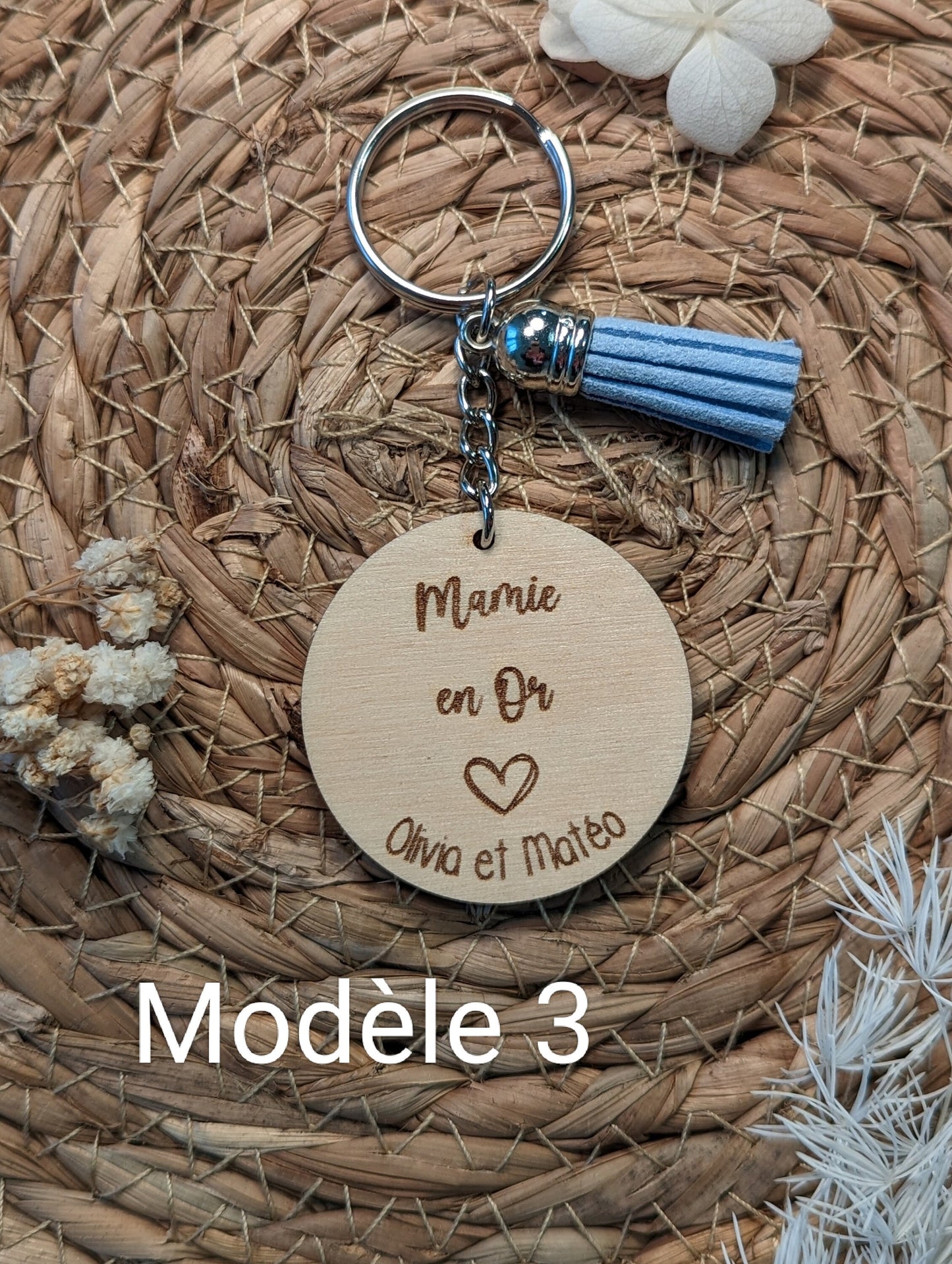 Porte clés personnalisé en bois, 5 Modèles disponibles (Cadeau de fin d'année, Nounou, Maîtresse, Atsem, Mamie, Marraine, Maman...)