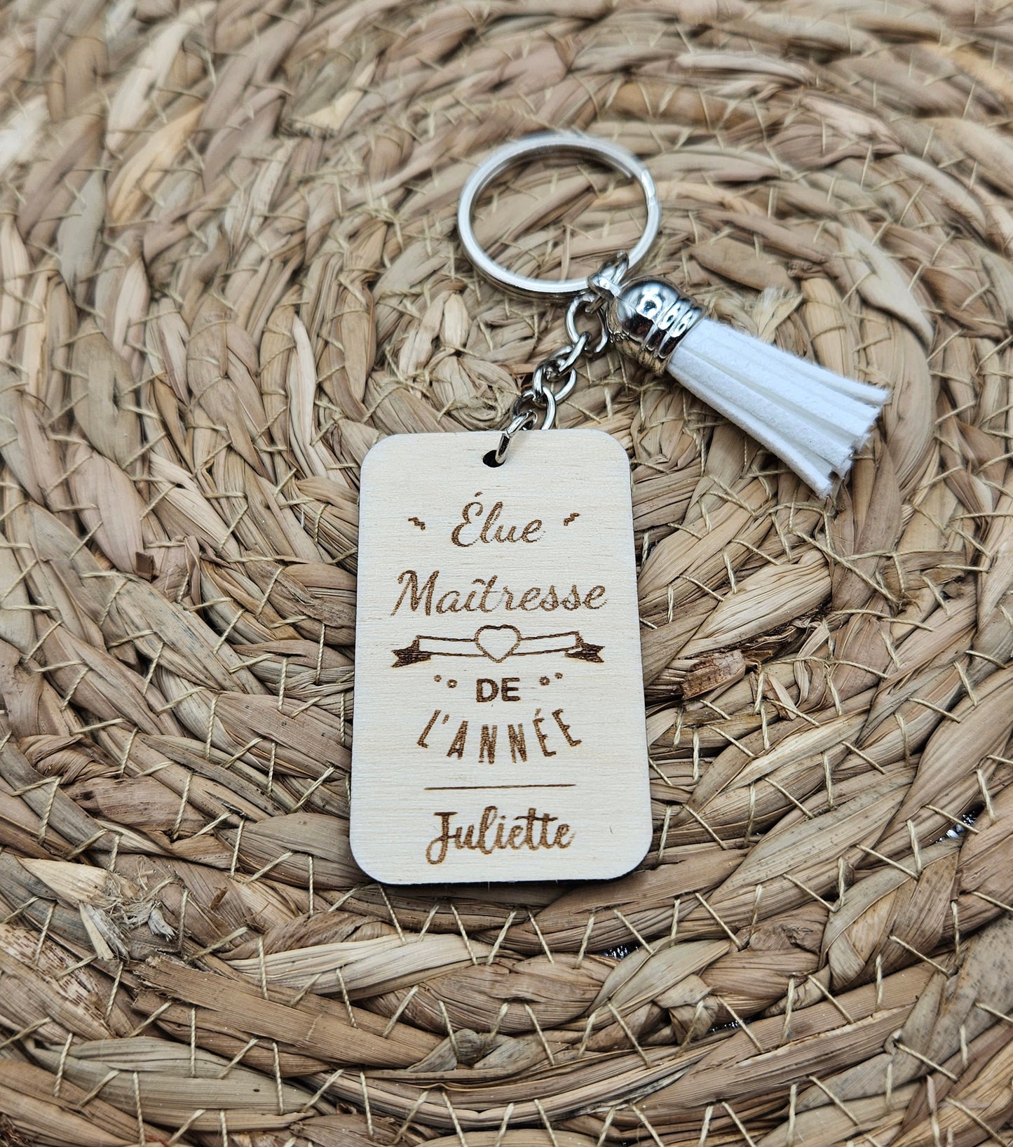 Porte-clés en bois personnalisé "Élu (Maîtresse, Nounou, Atsem ...) de l'année"