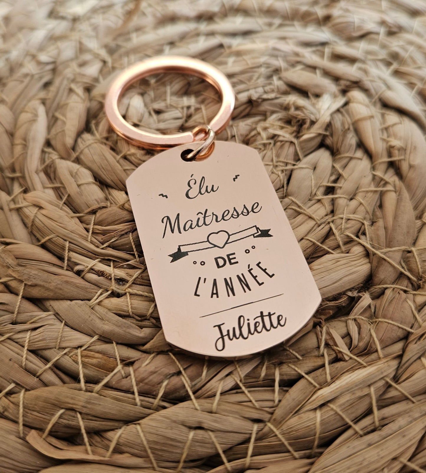 Porte-clés en acier personnalisé rose gold "Élu (Maîtresse, Nounou, Atsem ...) de l'année"