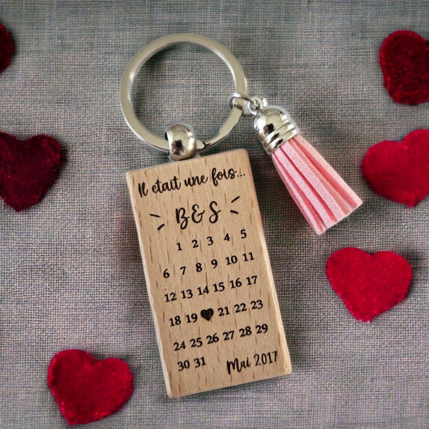 Porte-clés Calendrier Personnalisé en Bois - Date Gravée - Cadeau Couple pour Saint Valentin, Mariage, Baptême ou Naissance