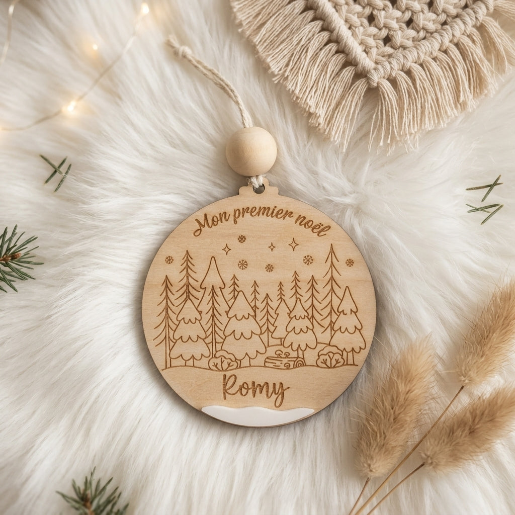 Boule en bois personnalisée « Mon premier Noël » • Forêt