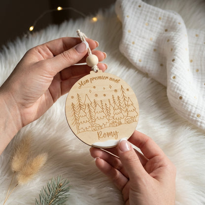 Boule en bois personnalisée « Mon premier Noël » • Forêt