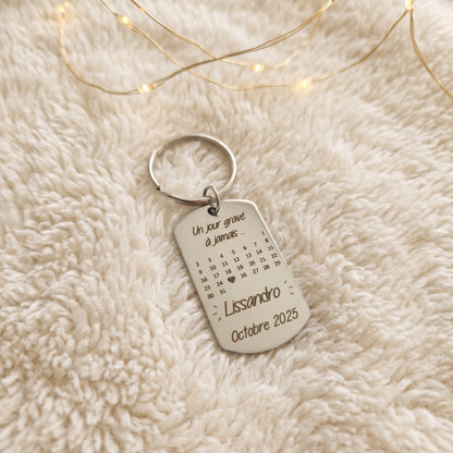 Porte-clés calendrier gravé en acier • Cadeau couple & date