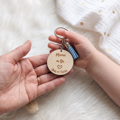 Porte-clés en bois personnalisé avec pompon • Maîtresse, Nounou, Mamie