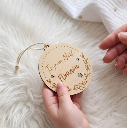 Boule de Noël en bois gravée • Maîtresse, Nounou, Mamie