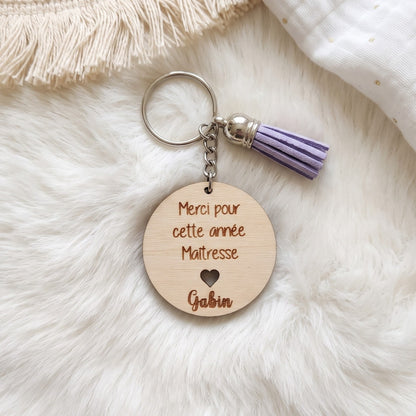 Porte-clés en bois personnalisé avec pompon • Maîtresse, Nounou, Mamie
