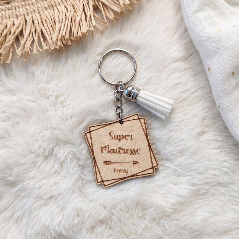 Porte-clés en bois personnalisé avec pompon • Maîtresse, Nounou, Mamie