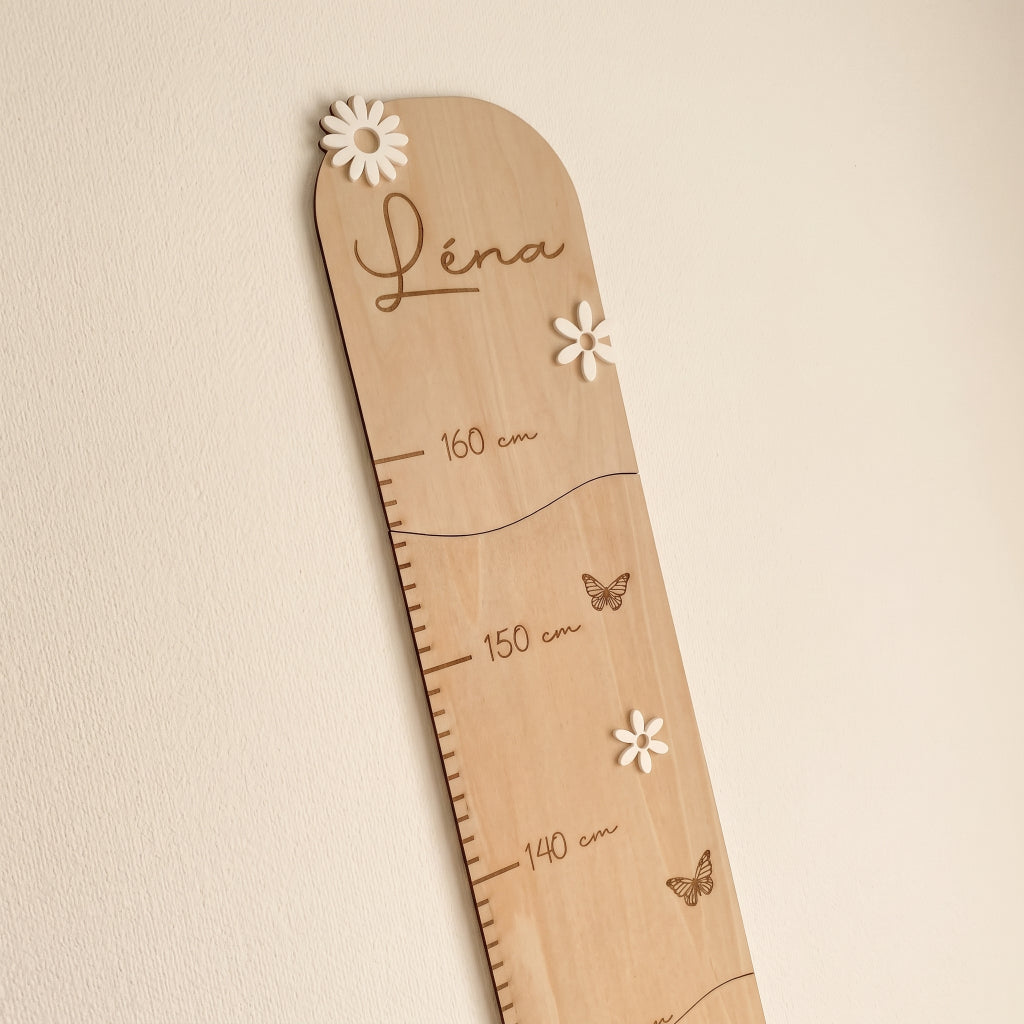 Toise personnalisée en bois et acrylique • Fleurs & Papillons