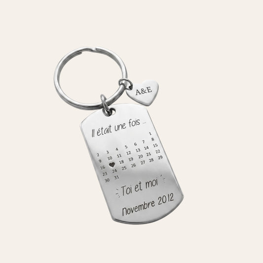 Porte-clés calendrier gravé en acier • Cadeau couple & date