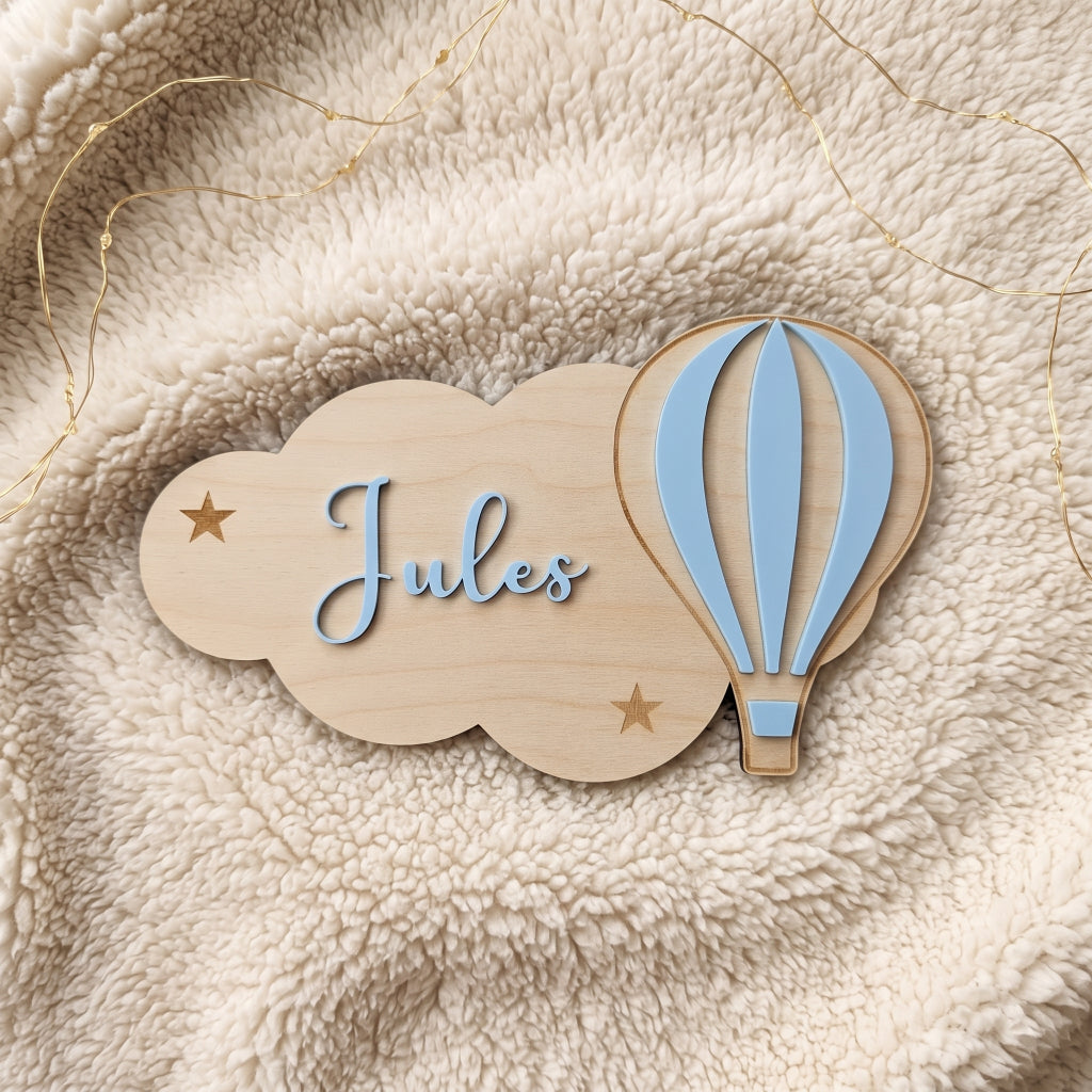 Décoration murale nuage et montgolfière personnalisée • Chambre bébé