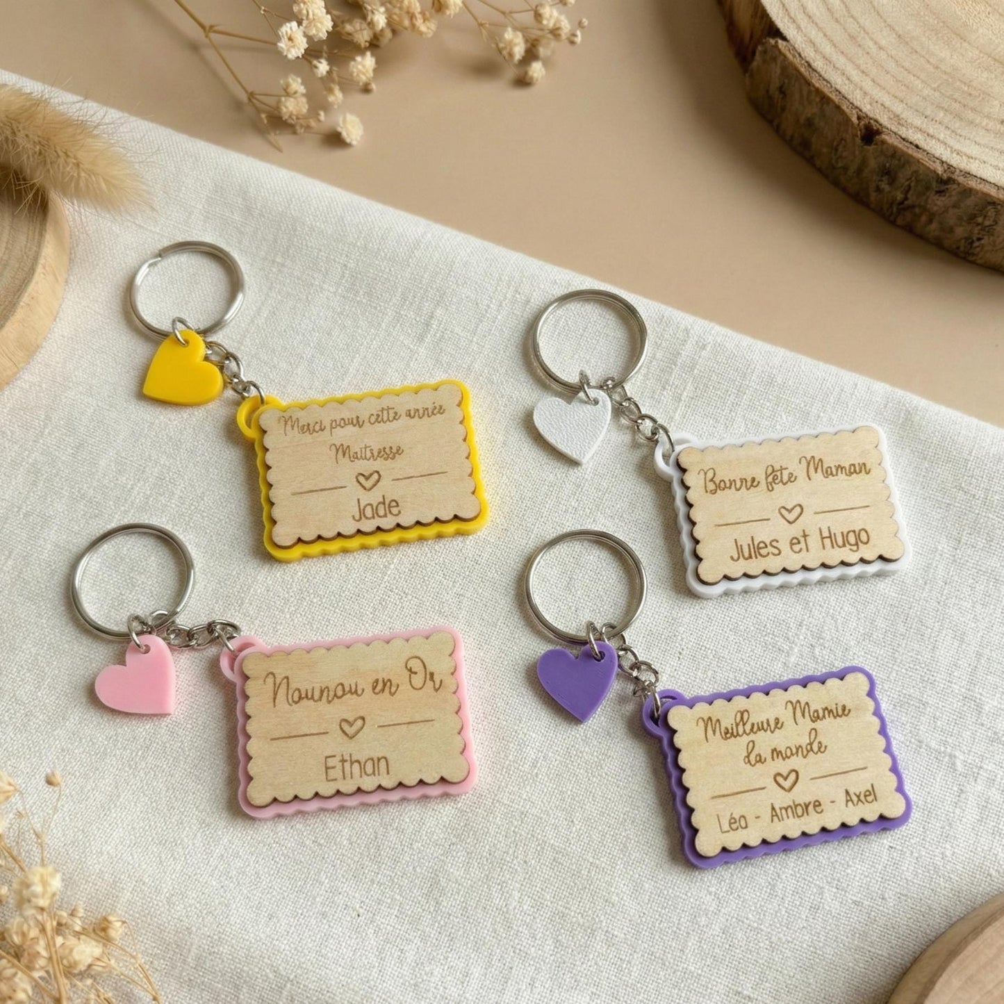 Porte-clés Biscuit Personnalisé Gravé Bois | Cadeau Maîtresse, Nounou, Mamie, Maman | Prénom & Message au Choix 4 Couleurs au choix
