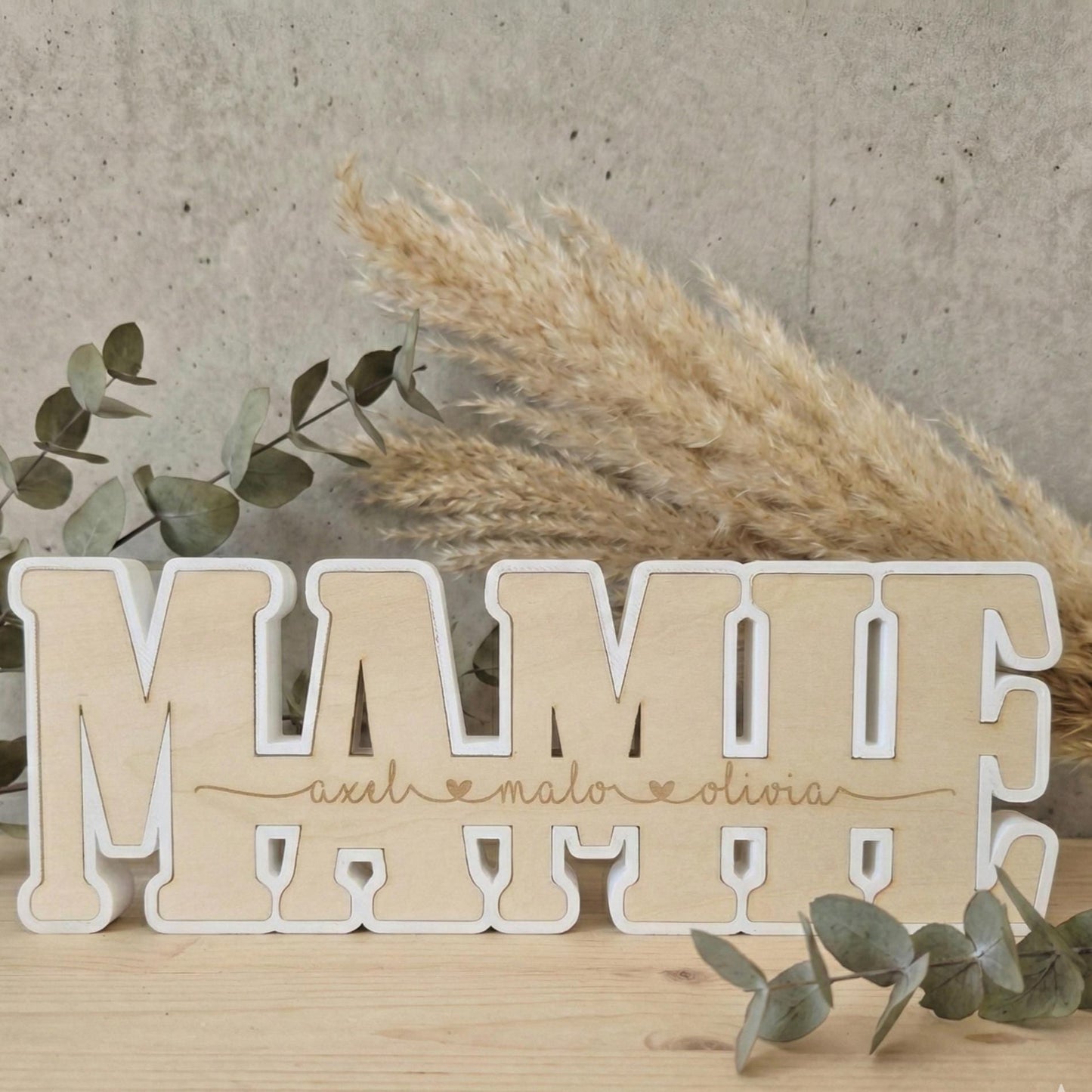 Décoration MAMIE Personnalisée avec Prénoms – Cadeau Fête des Grands-Mères – Cadre Moderne à Poser (Blanc ou Cappuccino)