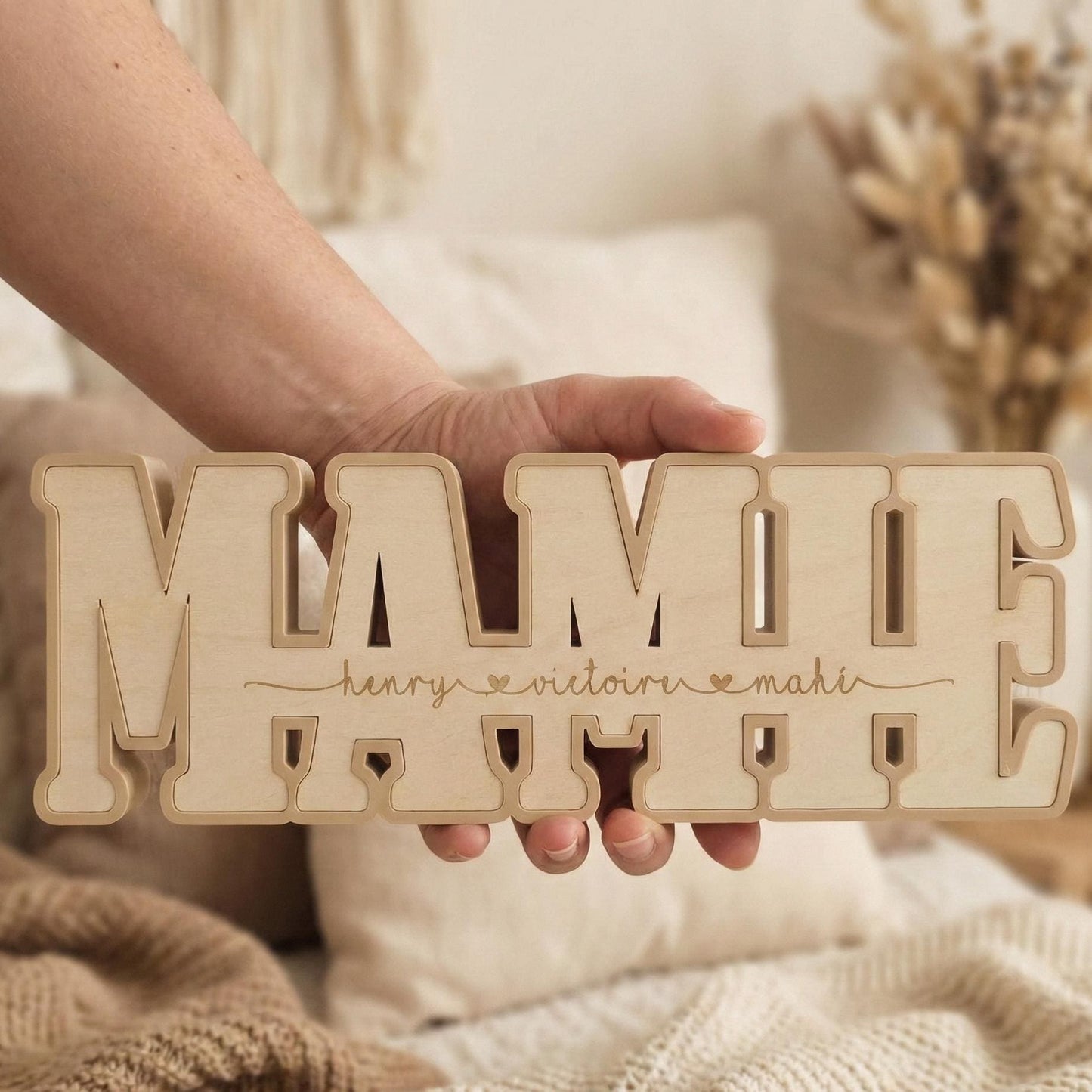 Décoration MAMIE Personnalisée avec Prénoms – Cadeau Fête des Grands-Mères – Cadre Moderne à Poser (Blanc ou Cappuccino)
