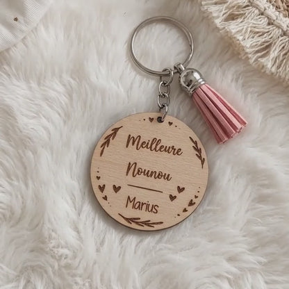 Porte-clés en bois personnalisé avec pompon • Maîtresse, Nounou, Mamie